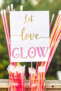 let love grow sign
